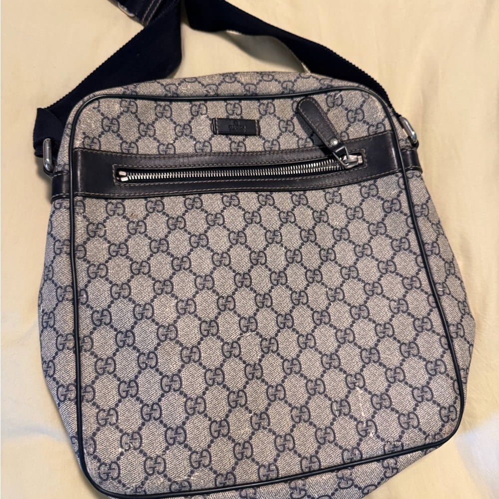 Gucci Messenger